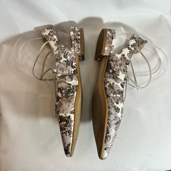 HISPANITAS Sz 38 Pointy Toe Floral Snake Embossed Made in Spain Sling Back Flats - Picture 3 of 9